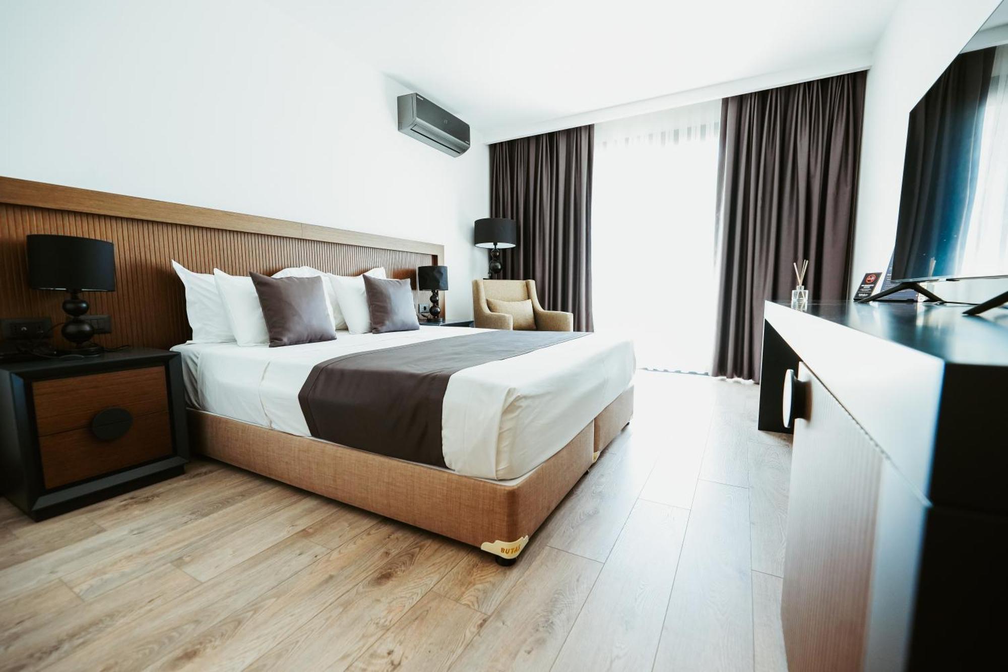 Palladium Beach Hotel- Private Beach Included Dhërmi Екстериор снимка